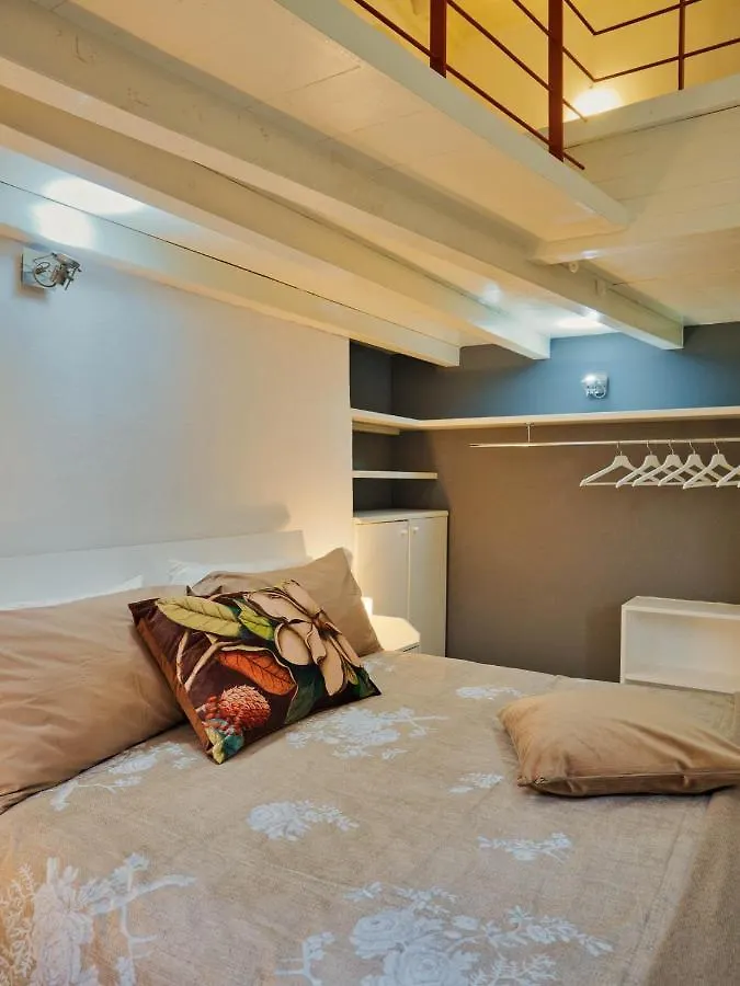 Nona Lakeside Apt At Patrician Villa Bellagio 0*,