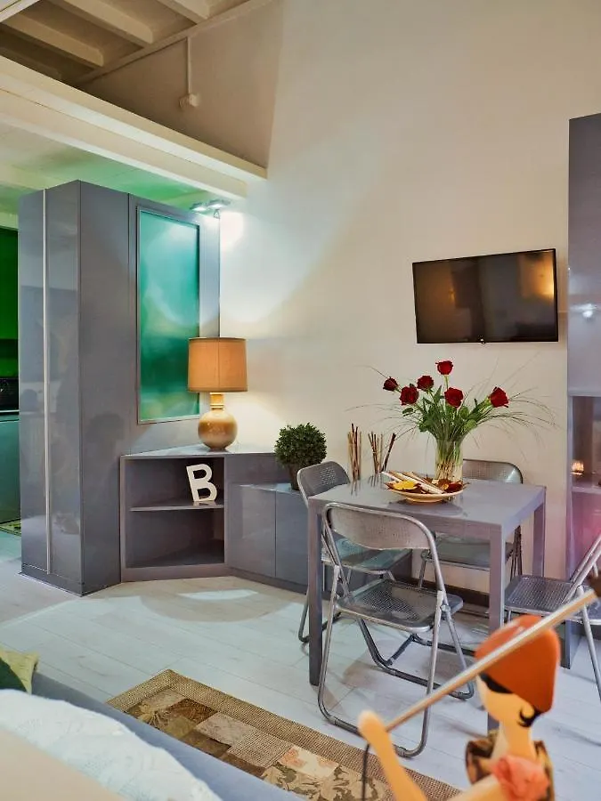 Nona Lakeside Apt At Patrician Villa Bellagio 0*,